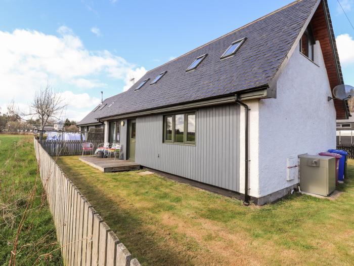 Brodie East Cottage in Forres, Moray, Scotland, parking, private decking, open-plan, near amenities.