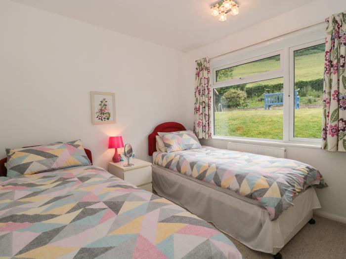 Deepdene in Plush, Dorset. Close to a pub. Off-road designated parking. Swimming pool. WiFi, and TV.