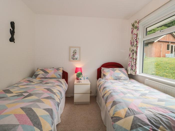 Deepdene in Plush, Dorset. Close to a pub. Off-road designated parking. Swimming pool. WiFi, and TV.