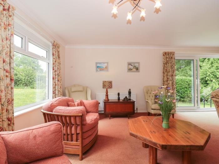 Deepdene in Plush, Dorset. Close to a pub. Off-road designated parking. Swimming pool. WiFi, and TV.