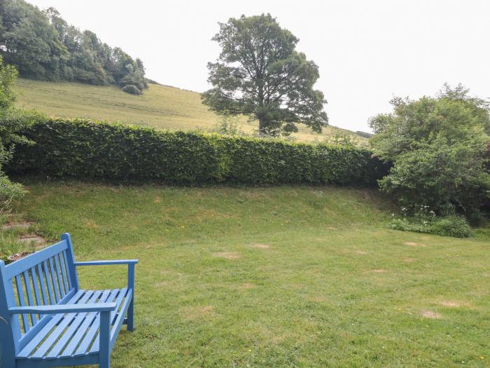 Deepdene in Plush, Dorset. Close to a pub. Off-road designated parking. Swimming pool. WiFi, and TV.