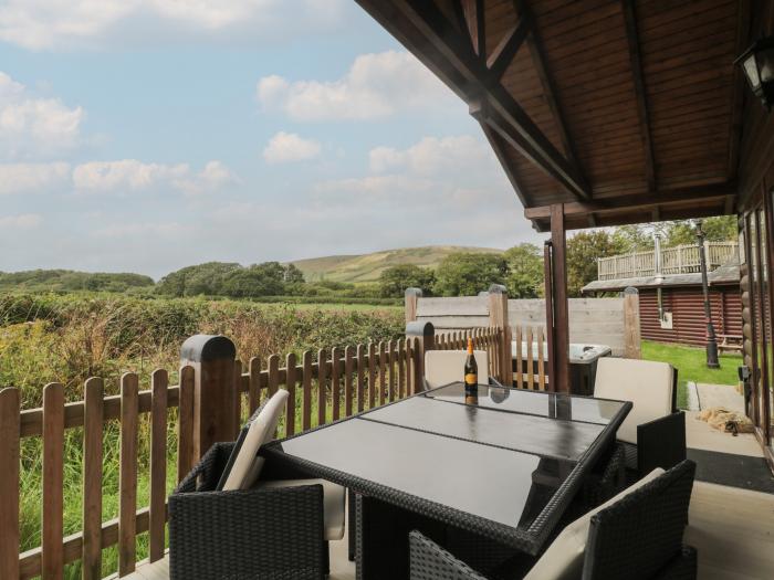 Oaks, Swanage, Dorset, In the Dorset Area of Outstanding Natural Beauty, Open plan, Hot tub, 3 beds.