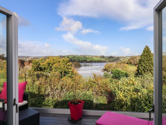 Greenslades View is in Dittisham, Devon. Couple's retreat overlooking River Dart. Romantic. Stylish.