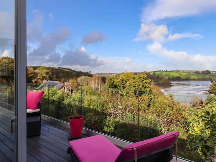 Greenslades View is in Dittisham, Devon. Couple's retreat overlooking River Dart. Romantic. Stylish.