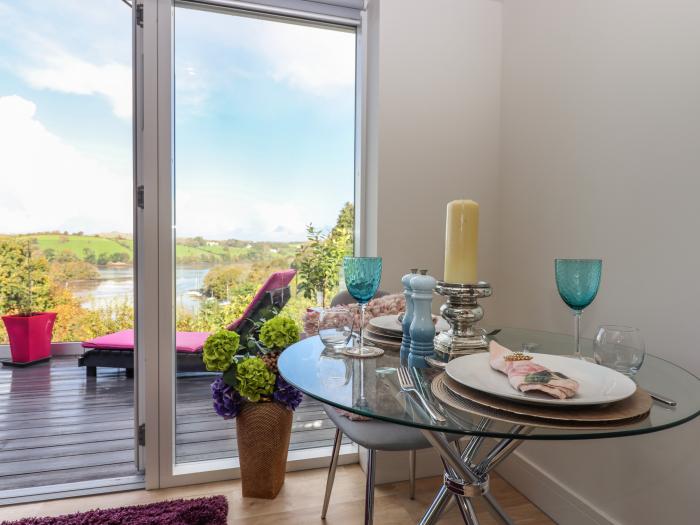 Greenslades View is in Dittisham, Devon. Couple's retreat overlooking River Dart. Romantic. Stylish.