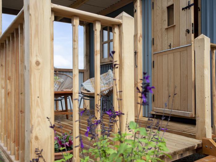 Spindleberry Hut, Piddletrenthide, Dorset, In the Dorset Area of Outstanding Natural Beauty, One bed