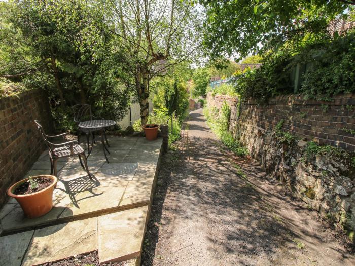 The Office, Ironbridge, Shropshire. Close to a pub, shop and a river. Garden with furniture. Parking