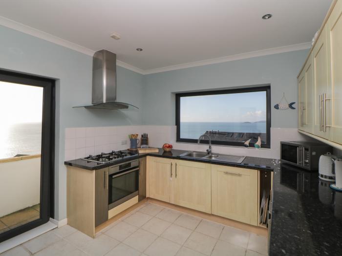 Looe Island View in Downderry, Cornwall, sea views, off-road parking, enclosed garden, dog-friendly.