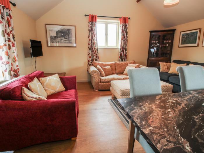 The Flo Jo, Welshampton, near Ellesmere, Shropshire close to many scenic walks First-floor apartment