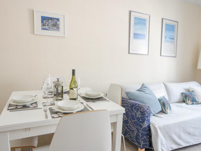 Sublyme, Lyme Regis, Dorset. Second-floor apartment near amenities, attractions and beach. Open-plan