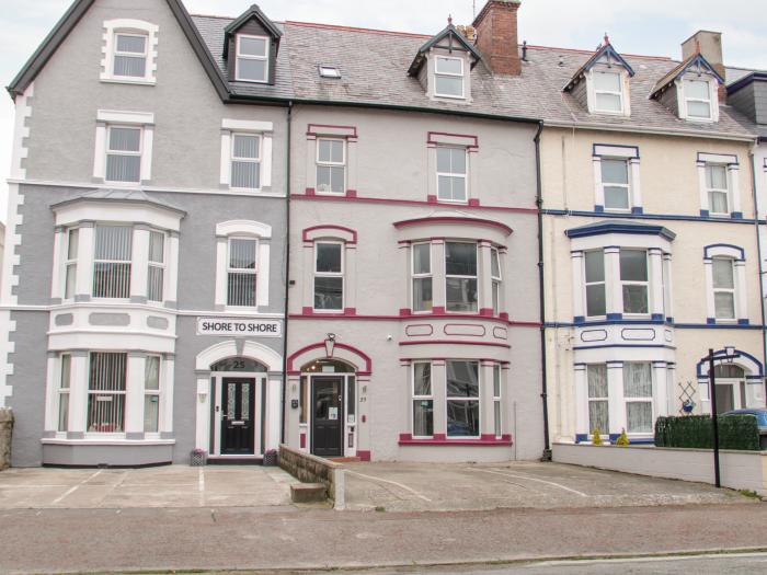 23 Deganwy Avenue, Llandudno, North Wales, Near Snowdonia National Park, Close to a beach, 8 bedroom