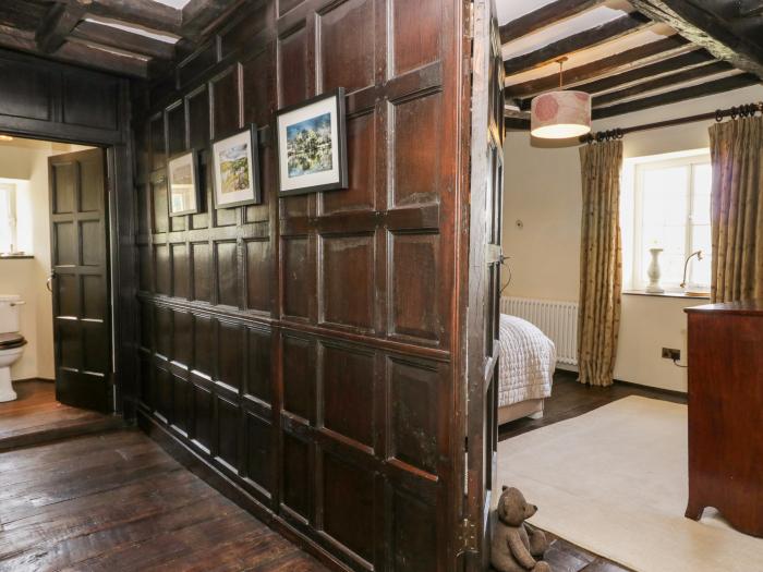 The Old House, Troutbeck Bridge, Cumbria. In a National Park. Close to amenities. Woodburning stove.