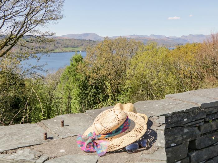 The Old House, Troutbeck Bridge, Cumbria. In a National Park. Close to amenities. Woodburning stove.