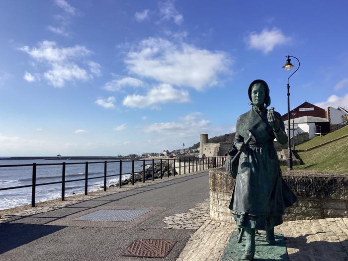 3 Bay View Court in Lyme Regis, Dorset. First-floor apartment. Balcony with furniture. Beach nearby.