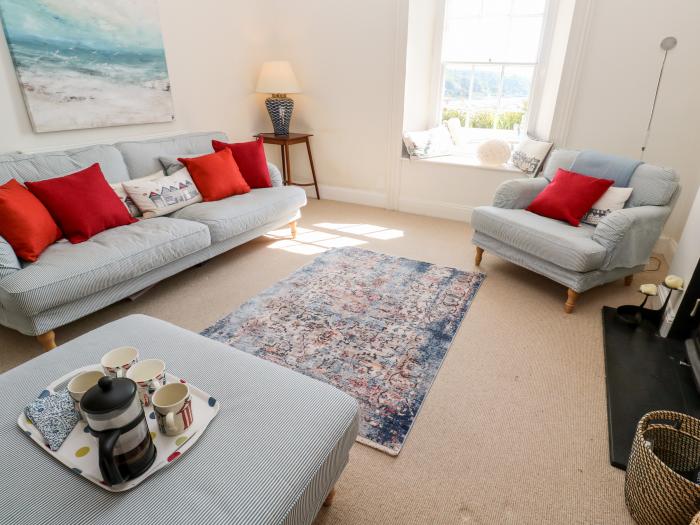 Jasmine Cottage, Falmouth, Cornwall. Woodburning stove. Elevated views. Enclosed garden. 3-bedrooms.