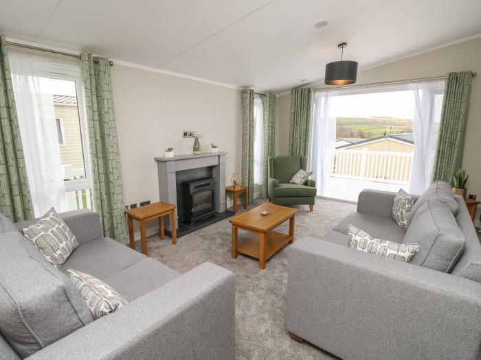 48 Crosswind, is in Bembridge, Isle of Wight. Luxury, 3-bedroom lodge with on-site facilities. WiFi.