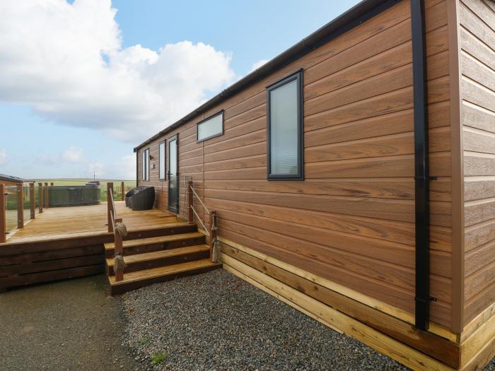 The Waves, Broad Haven, Pembrokeshire. Pet-friendly. Decking with hot tub. Electric fire. Beach near