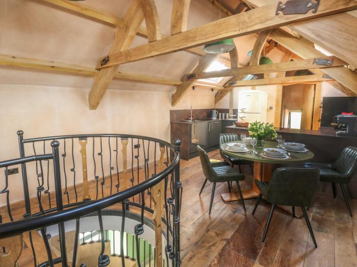 Becket's Barn in Northlew in Devon. Two-bed barn conversion with original features & private balcony