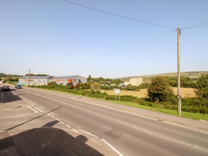 405 High Street, Swanage, Dorset. One-bedroom cottage, resting near a beach and amenities. Character