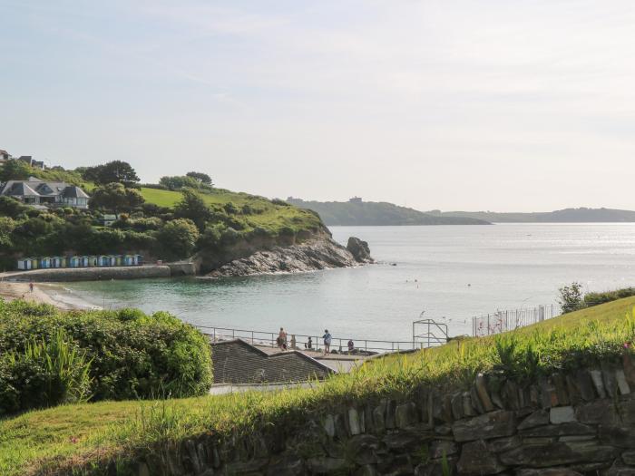 2 The Dunes is near Falmouth, in Cornwall, ground-floor apartment with sea and beach views, central