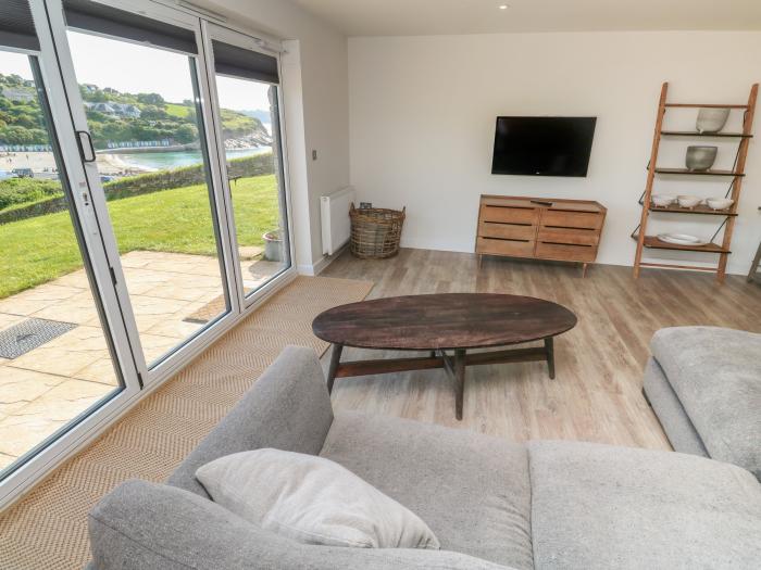 2 The Dunes is near Falmouth, in Cornwall, ground-floor apartment with sea and beach views, central