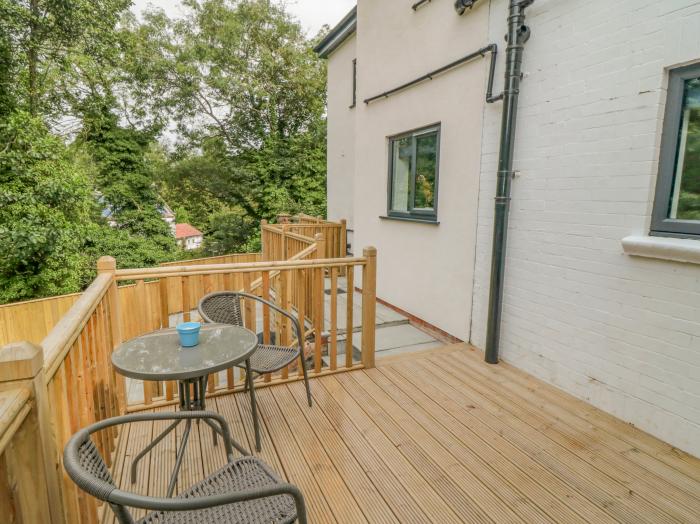 Riverside House in Scarborough, North Yorkshire. Multilevel garden. Games room. Off-road parking.