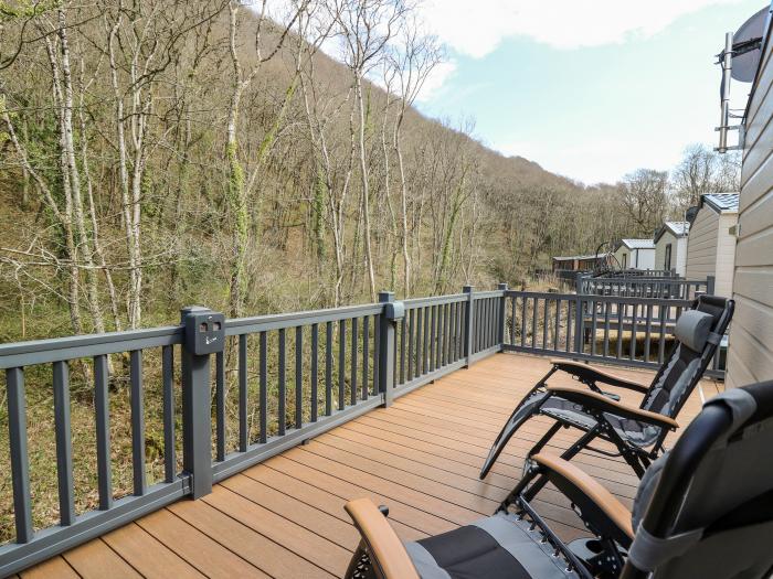 Woodpecker Lodge near Llanarth in Ceredigion. Ground-floor and stylish accommodation. Near the beach