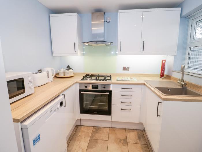 1 River View Terrace, is in Llandudno Junction, Conwy. Two-bedroom cottage near amenities and beach.