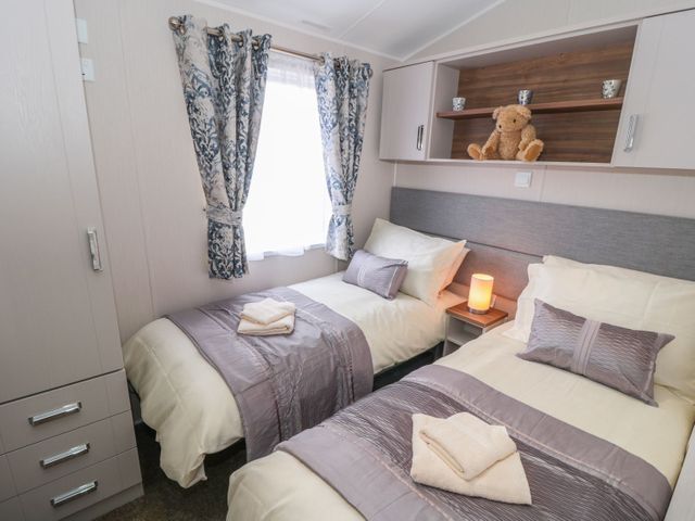 Rose Lodge in Runswick Bay near Staithes. Close to amenities and use of private decking & hot tub