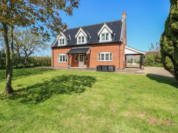 Teasel Cottage, Stalham, Norfolk, Near The Broads National Park, Close to the River Ant, Kitchen, TV