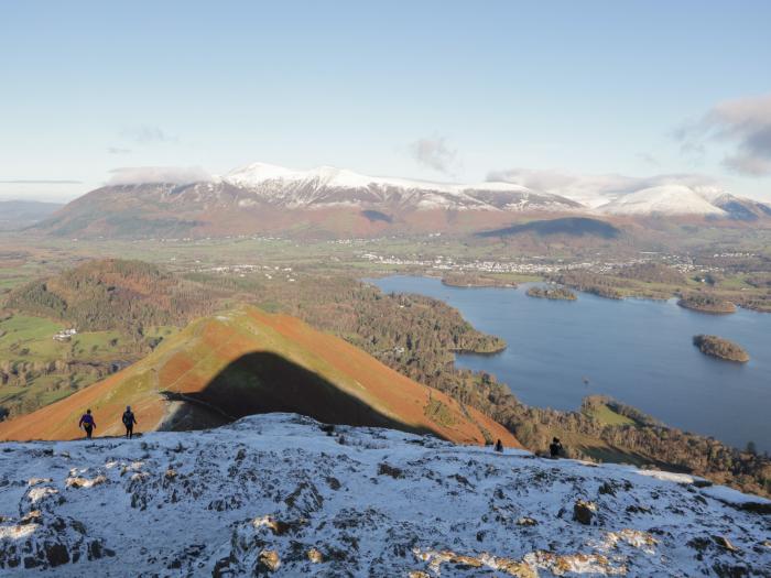 Canadian Cabin 37, is in Keswick, Cumbria. Off-road parking, in a National Park, pet-friendly, 2-bed