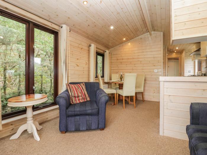 Canadian Cabin 37, is in Keswick, Cumbria. Off-road parking, in a National Park, pet-friendly, 2-bed