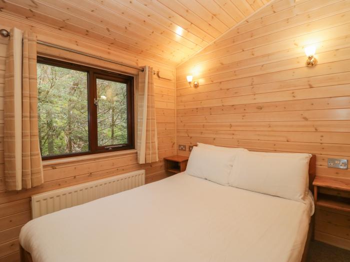 Canadian Cabin 37, is in Keswick, Cumbria. Off-road parking, in a National Park, pet-friendly, 2-bed