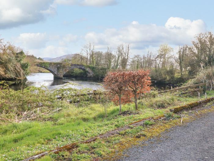 Roughty Bridge View, Kenmare, County Kerry, Ireland, Near a National Park, Five bedrooms, River view