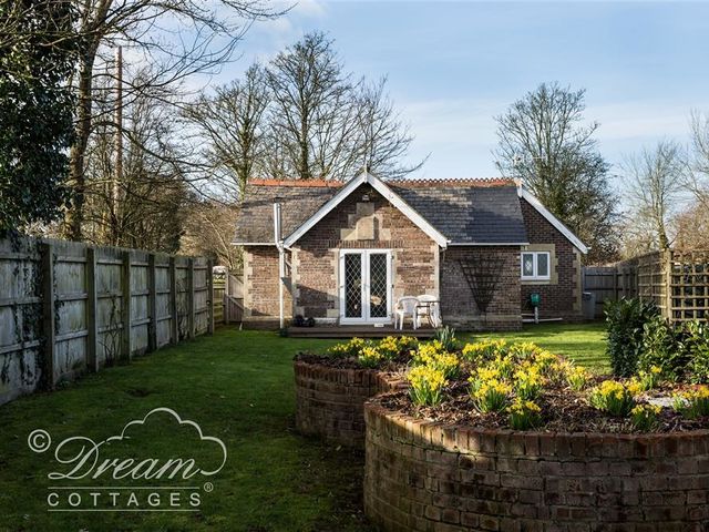 Frome Lodge House, Buckland Newton