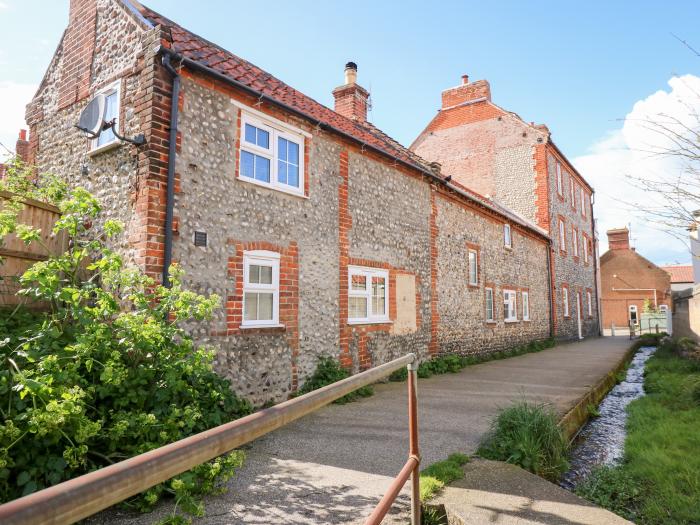 Beck Cottage in Sheringham, Norfolk. Characterful home, ideal for a couple, near amenities and beach