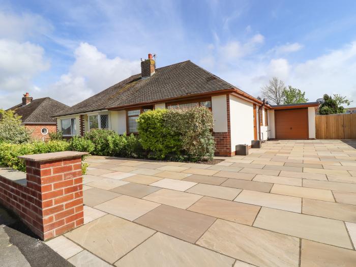 Bophut House in Tarleton, Lancashire. Four-bedroom, contemporary home with garden. Near beach.