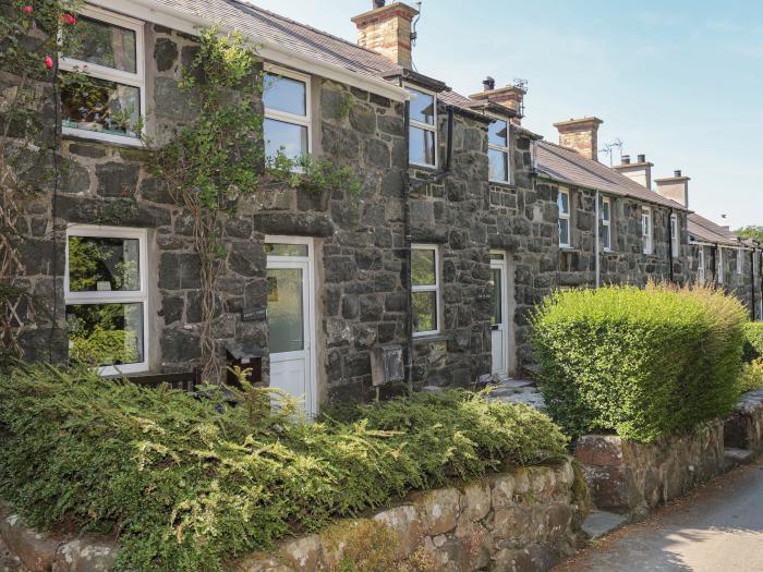 6 Maen Y Wern, Criccieth, Gwynedd