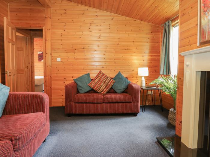 Elm Lodge, Keswick, Cumbria, The Lake District National Park. Single-storey lodge, Ground-floor, TV.