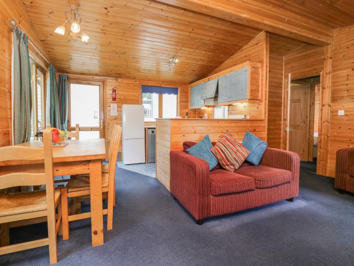 Elm Lodge, Keswick, Cumbria, The Lake District National Park. Single-storey lodge, Ground-floor, TV.