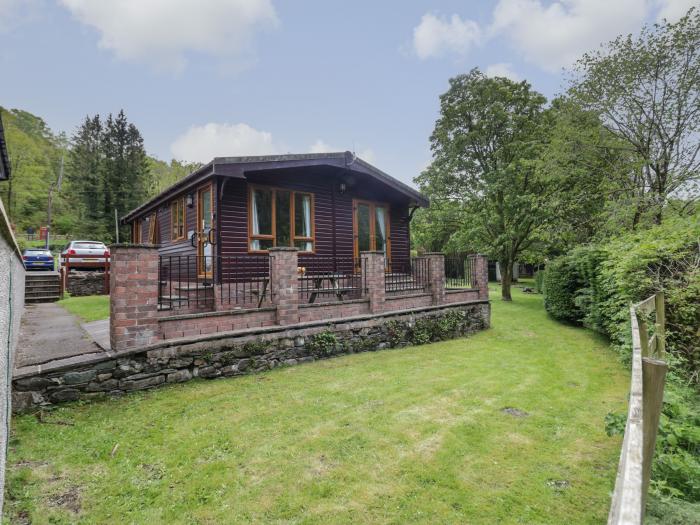 Elm Lodge, Keswick, Cumbria, The Lake District National Park. Single-storey lodge, Ground-floor, TV.