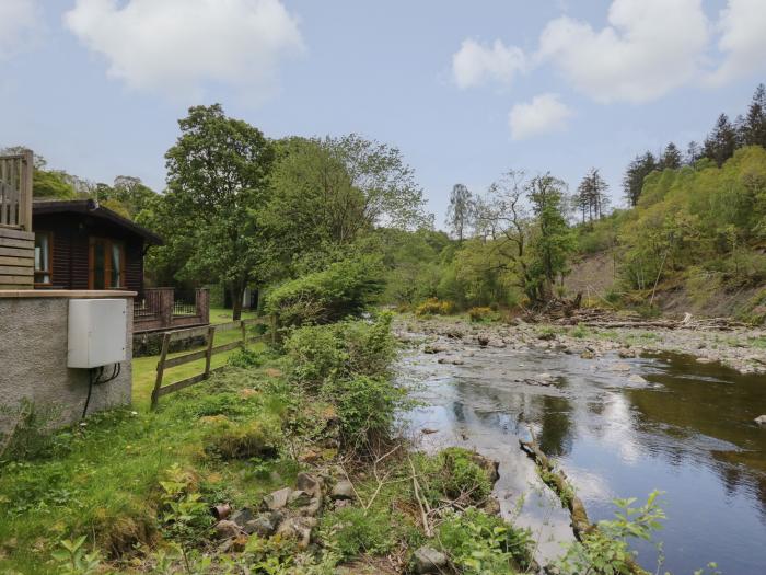 Elm Lodge, Keswick, Cumbria, The Lake District National Park. Single-storey lodge, Ground-floor, TV.