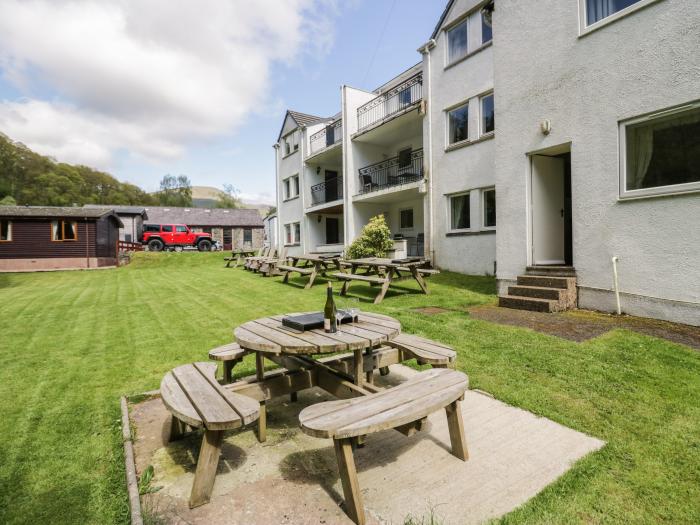 Garden Cottage No 2, Keswick, Cumbria, In The Lake District National Park. Off-road parking, Garden.