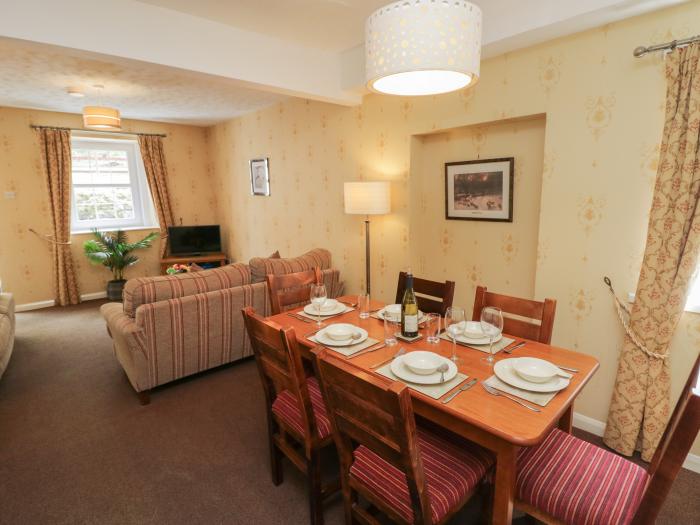 Garden Cottage No 2, Keswick, Cumbria, In The Lake District National Park. Off-road parking, Garden.