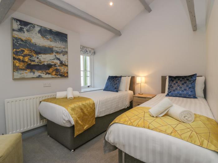 Greta House in Keswick, Cumbria. Smart TV. Contemporary. Close to amenities. Allocated parking. WiFi