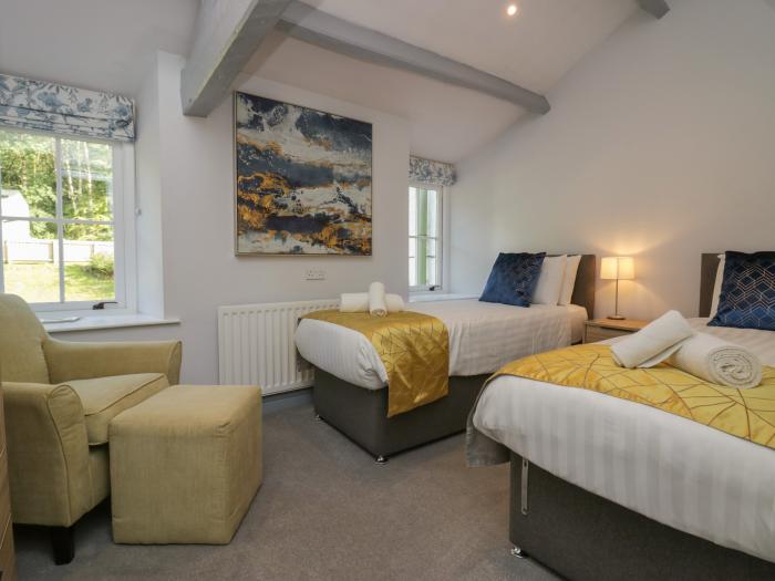 Greta House in Keswick, Cumbria. Smart TV. Contemporary. Close to amenities. Allocated parking. WiFi