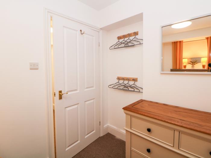 Garden Apartment, is in Buxton, Derbyshire. Lower-ground-floor apartment, near National Park. 2 bed.