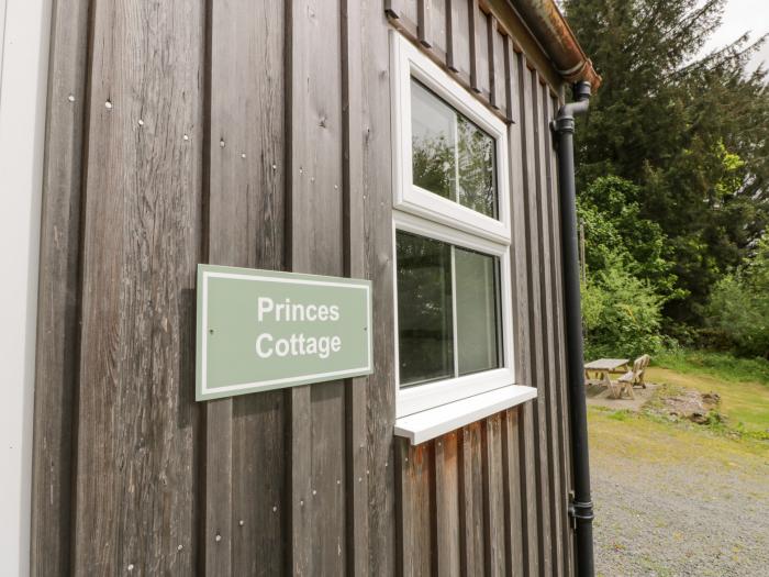 Prince's Cottage near Moniaive, Dumfries and Galloway. Three-bedroom cottage with rural views. Pets.