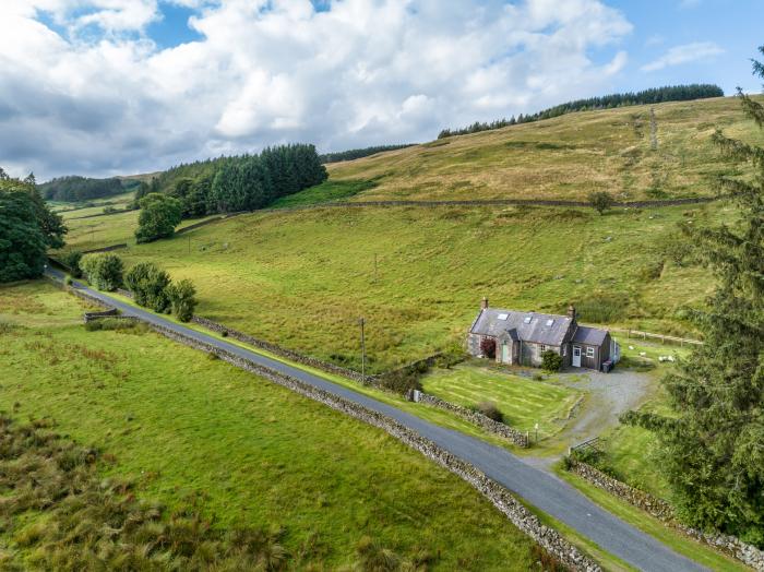 Prince's Cottage near Moniaive, Dumfries and Galloway. Three-bedroom cottage with rural views. Pets.