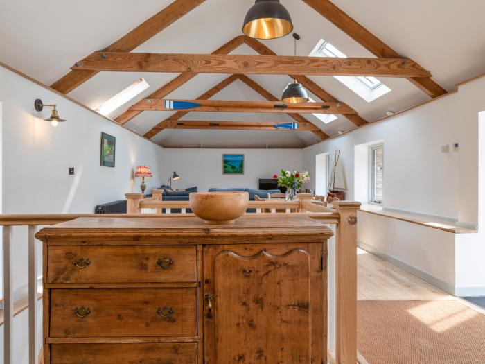 Swallows Barn, Dartmouth, Devon. Smart TV. Near a National Park. Off-road parking. Pet-free. Garden.